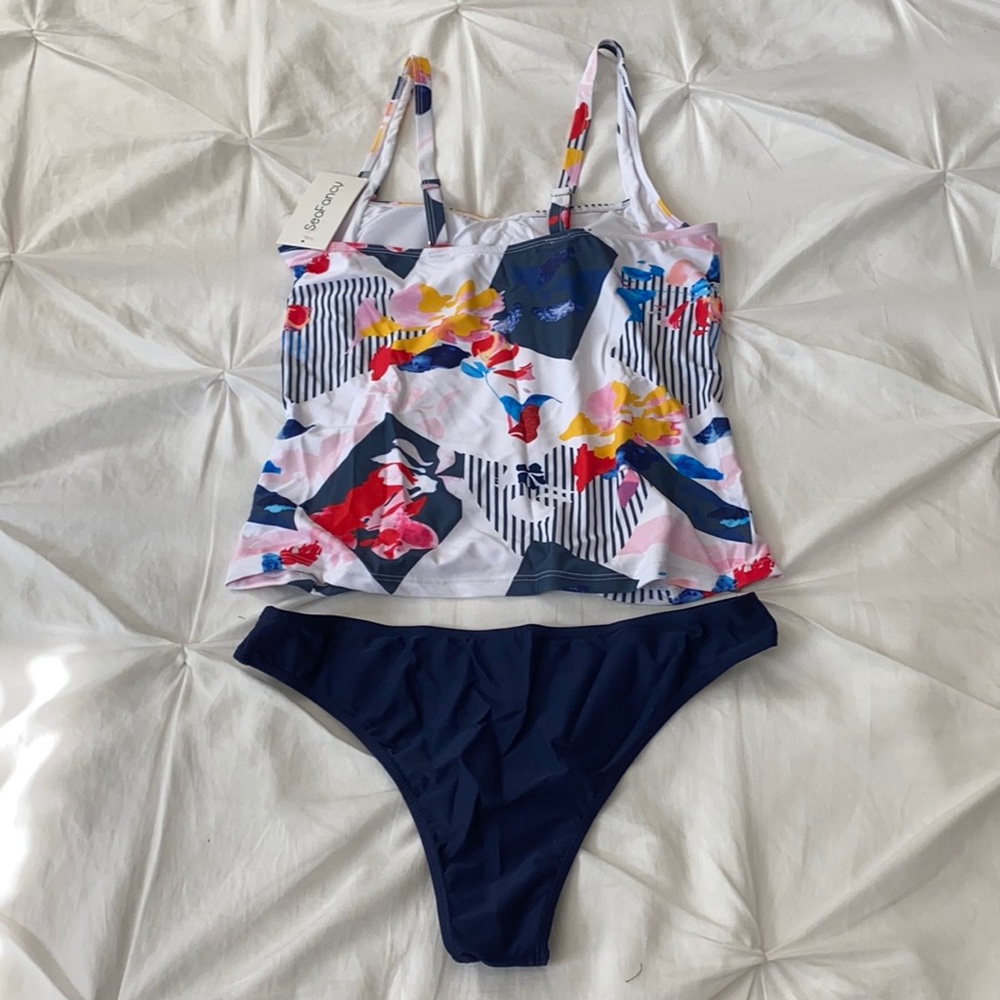 Floral three piece tankini (top & two bottoms) - Picture 8 of 16